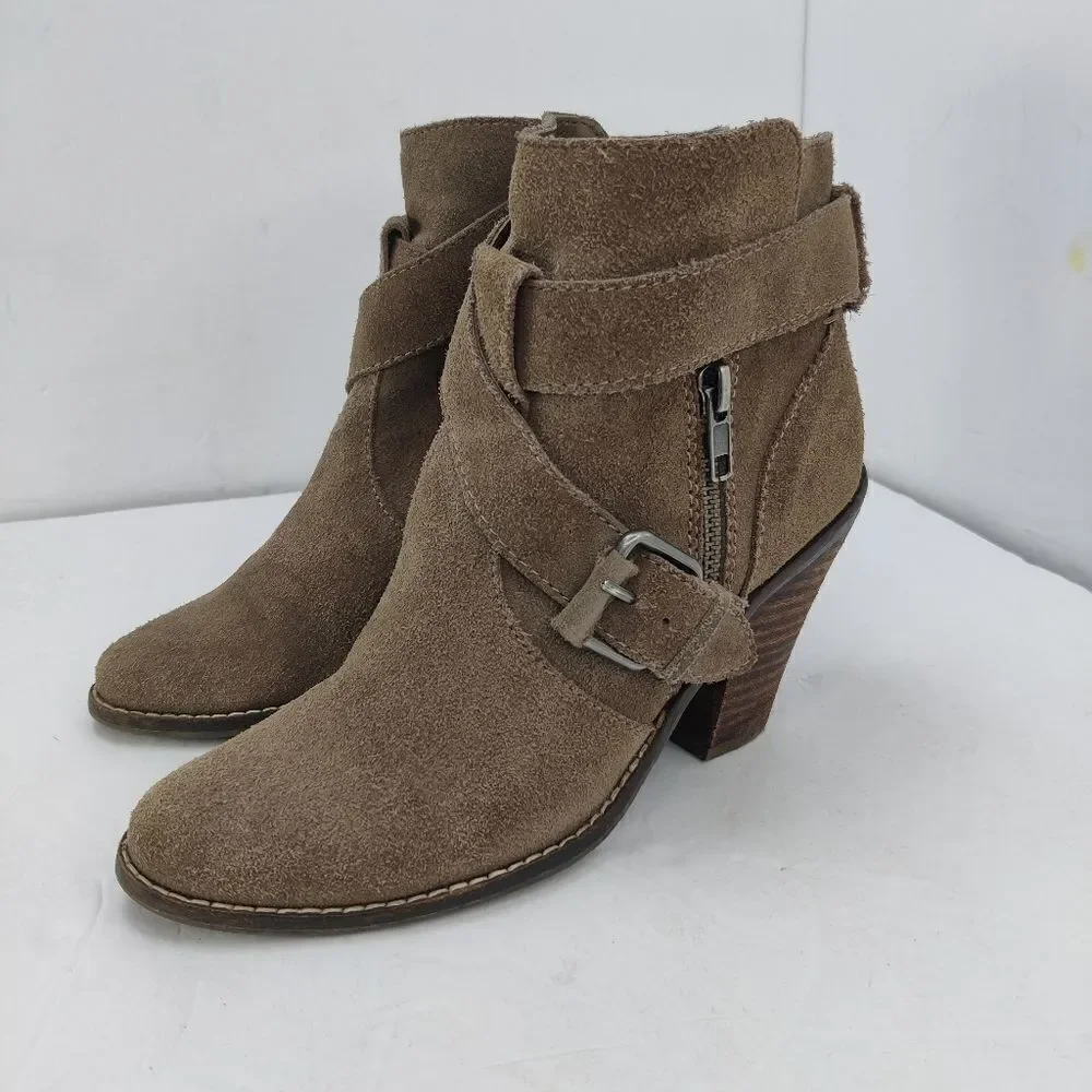 Dolce Vita Suede Ankle Booties Size 6 Stacked Heel Zip Cross Strap